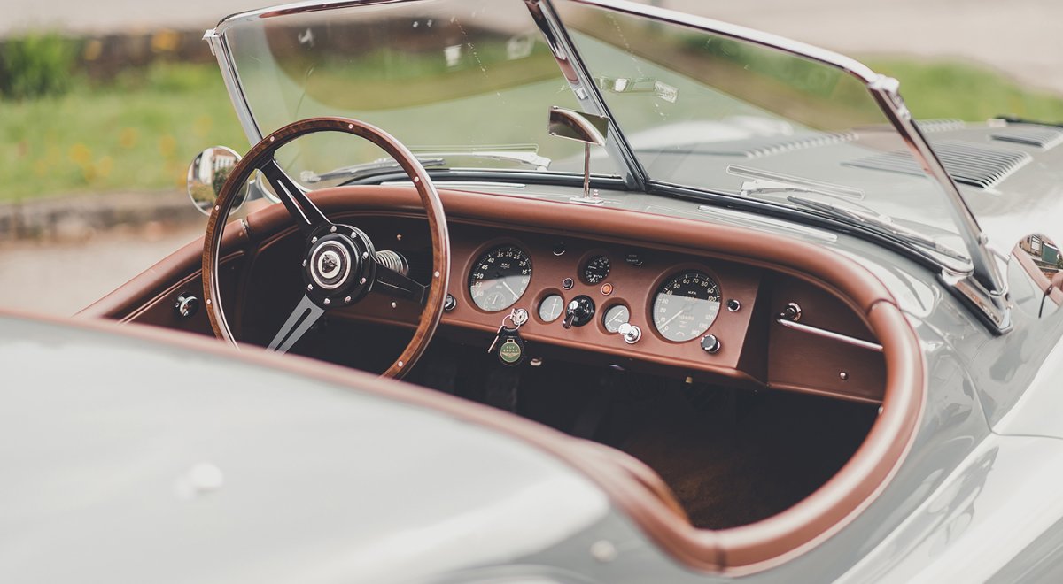 Jaguar dashboard