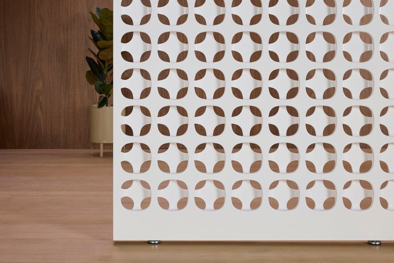 Design 5 Detail with Leveling Feet